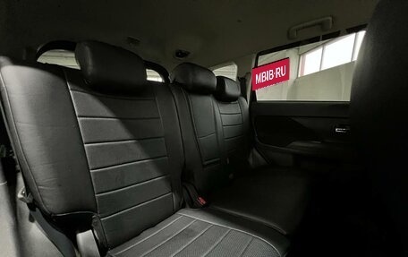 Mitsubishi Outlander III рестайлинг 3, 2018 год, 1 490 000 рублей, 20 фотография