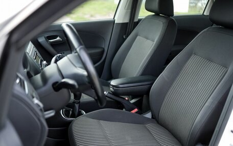 Volkswagen Polo VI (EU Market), 2012 год, 750 000 рублей, 11 фотография