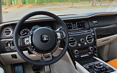 Rolls-Royce Cullinan, 2021 год, 31 000 000 рублей, 10 фотография