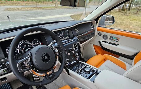 Rolls-Royce Cullinan, 2021 год, 31 000 000 рублей, 12 фотография