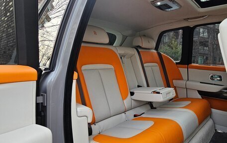 Rolls-Royce Cullinan, 2021 год, 31 000 000 рублей, 24 фотография