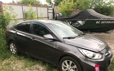 Hyundai Solaris II рестайлинг, 2011 год, 500 000 рублей, 2 фотография
