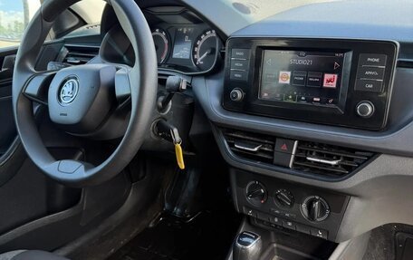 Skoda Rapid II, 2021 год, 950 000 рублей, 1 фотография