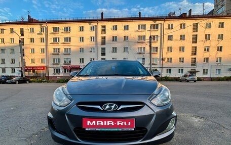 Hyundai Solaris II рестайлинг, 2011 год, 420 000 рублей, 1 фотография
