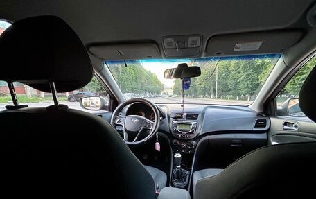 Hyundai Solaris II рестайлинг, 2011 год, 420 000 рублей, 8 фотография