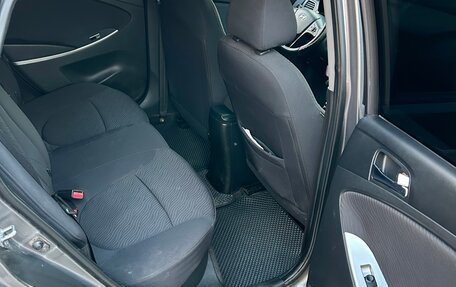 Hyundai Solaris II рестайлинг, 2011 год, 420 000 рублей, 17 фотография