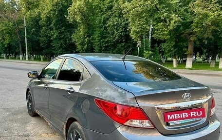 Hyundai Solaris II рестайлинг, 2011 год, 420 000 рублей, 21 фотография