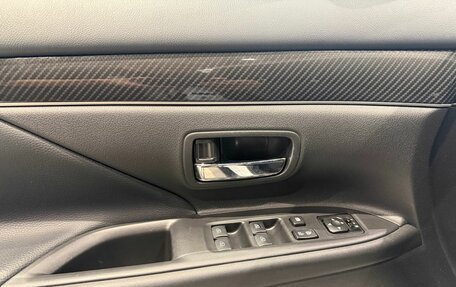 Mitsubishi Outlander III рестайлинг 3, 2021 год, 2 410 000 рублей, 17 фотография
