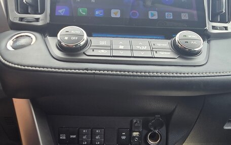 Toyota RAV4, 2019 год, 2 200 000 рублей, 16 фотография