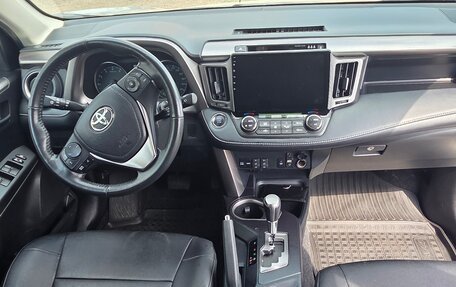 Toyota RAV4, 2019 год, 2 200 000 рублей, 17 фотография