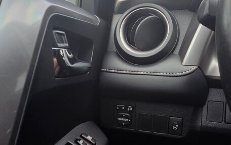 Toyota RAV4, 2019 год, 2 200 000 рублей, 15 фотография