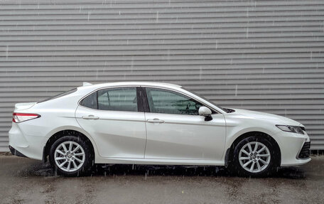 Toyota Camry, 2021 год, 3 200 000 рублей, 4 фотография