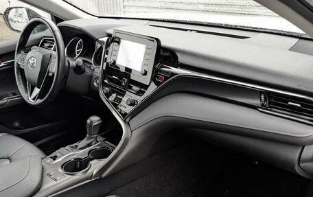 Toyota Camry, 2021 год, 3 200 000 рублей, 13 фотография