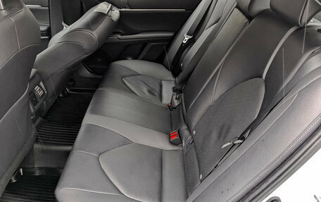 Toyota Camry, 2021 год, 3 200 000 рублей, 18 фотография