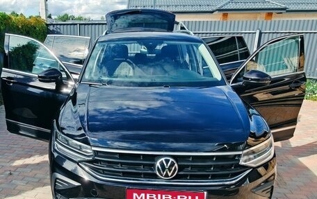 Volkswagen Tiguan II, 2022 год, 3 200 000 рублей, 1 фотография
