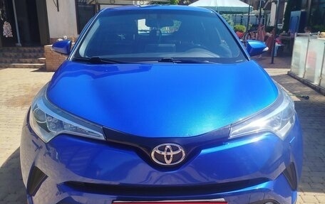 Toyota C-HR I рестайлинг, 2018 год, 2 100 000 рублей, 1 фотография