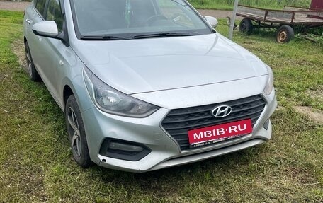 Hyundai Solaris II рестайлинг, 2018 год, 1 200 000 рублей, 1 фотография