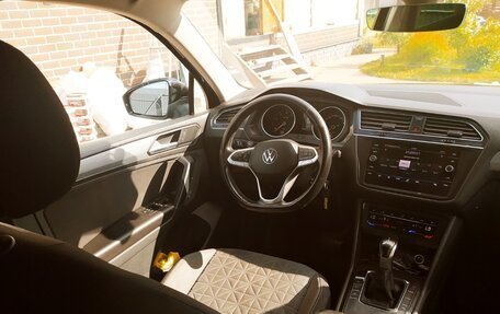 Volkswagen Tiguan II, 2022 год, 3 200 000 рублей, 5 фотография