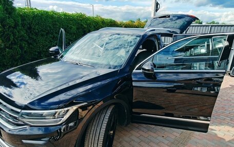 Volkswagen Tiguan II, 2022 год, 3 200 000 рублей, 16 фотография