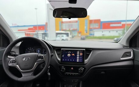Hyundai Solaris II рестайлинг, 2017 год, 1 300 000 рублей, 27 фотография