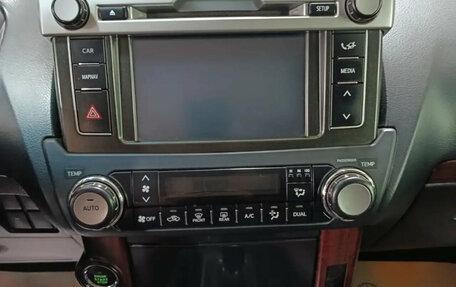 Toyota Land Cruiser Prado 150 рестайлинг 2, 2014 год, 3 680 000 рублей, 11 фотография