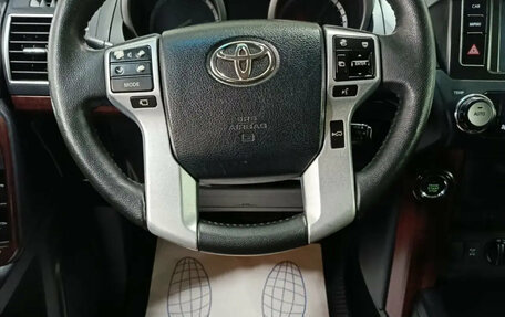 Toyota Land Cruiser Prado 150 рестайлинг 2, 2014 год, 3 680 000 рублей, 10 фотография