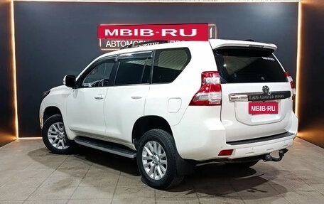 Toyota Land Cruiser Prado 150 рестайлинг 2, 2014 год, 3 680 000 рублей, 7 фотография