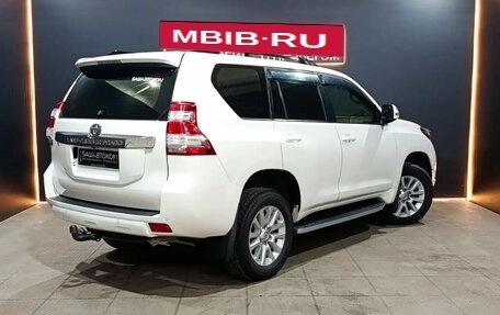 Toyota Land Cruiser Prado 150 рестайлинг 2, 2014 год, 3 680 000 рублей, 4 фотография