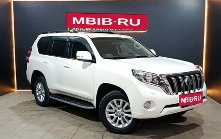 Toyota Land Cruiser Prado 150 рестайлинг 2, 2014 год, 3 680 000 рублей, 3 фотография