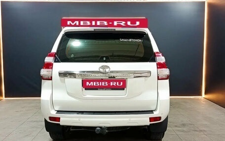 Toyota Land Cruiser Prado 150 рестайлинг 2, 2014 год, 3 680 000 рублей, 5 фотография