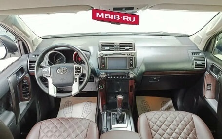 Toyota Land Cruiser Prado 150 рестайлинг 2, 2014 год, 3 680 000 рублей, 8 фотография