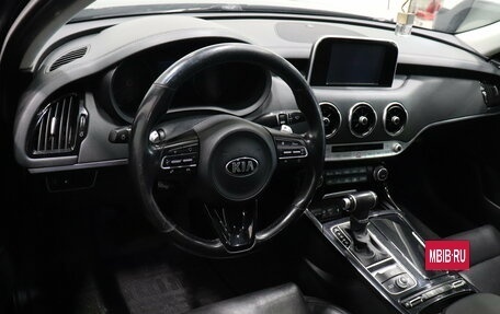 KIA Stinger I, 2018 год, 2 395 000 рублей, 10 фотография