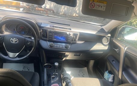 Toyota RAV4, 2014 год, 1 900 000 рублей, 9 фотография