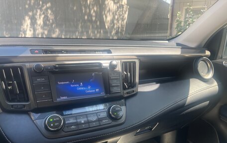 Toyota RAV4, 2014 год, 1 900 000 рублей, 14 фотография