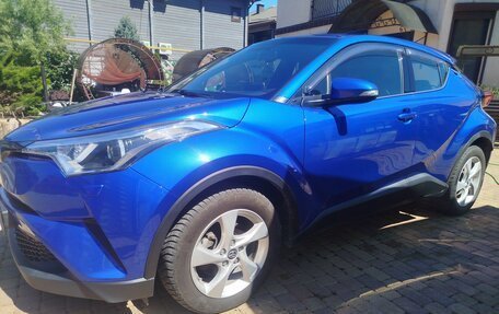 Toyota C-HR I рестайлинг, 2018 год, 2 100 000 рублей, 5 фотография