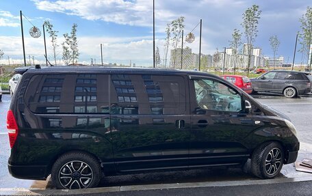 Hyundai Grand Starex Grand Starex I рестайлинг 2, 2017 год, 1 750 000 рублей, 4 фотография
