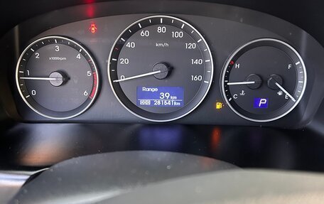 Hyundai Grand Starex Grand Starex I рестайлинг 2, 2017 год, 1 750 000 рублей, 19 фотография