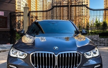 BMW X5, 2019 год, 6 790 000 рублей, 2 фотография