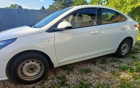 Hyundai Solaris II рестайлинг, 2021 год, 1 900 000 рублей, 2 фотография