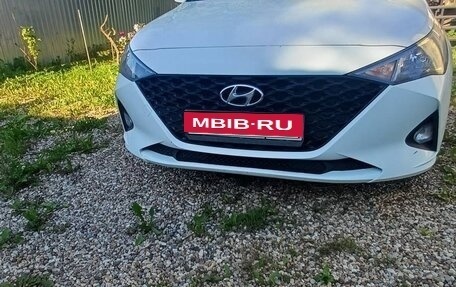 Hyundai Solaris II рестайлинг, 2021 год, 1 900 000 рублей, 6 фотография