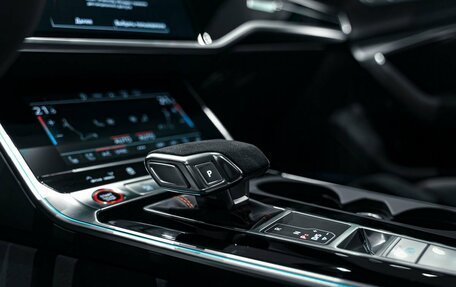 Audi RS 6, 2022 год, 14 490 000 рублей, 13 фотография