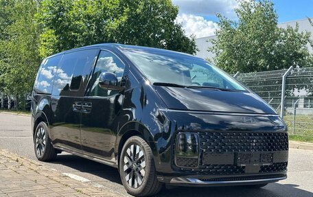 Hyundai Staria, 2025 год, 9 950 000 рублей, 3 фотография