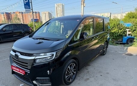 Honda Stepwgn IV, 2019 год, 2 490 000 рублей, 3 фотография