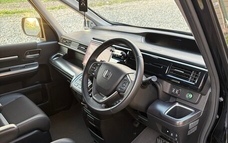 Honda Stepwgn IV, 2019 год, 2 490 000 рублей, 13 фотография