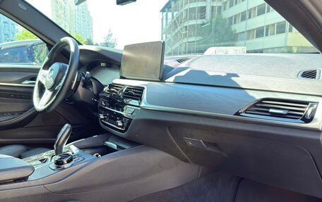 BMW 5 серия, 2021 год, 4 370 000 рублей, 15 фотография