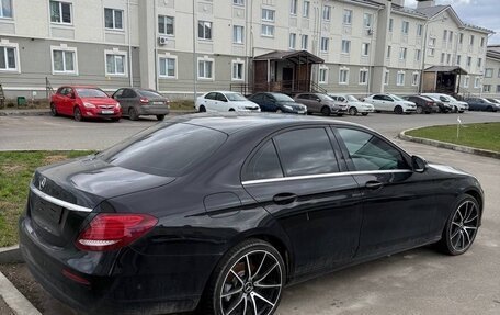 Mercedes-Benz E-Класс, 2018 год, 1 460 000 рублей, 4 фотография