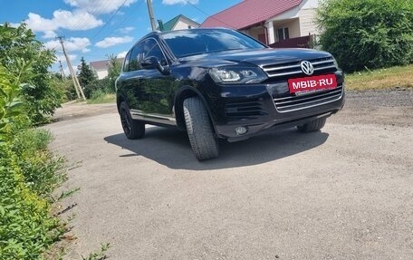 Volkswagen Touareg III, 2011 год, 2 250 000 рублей, 2 фотография