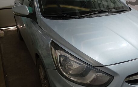 Hyundai Solaris II рестайлинг, 2011 год, 850 000 рублей, 3 фотография
