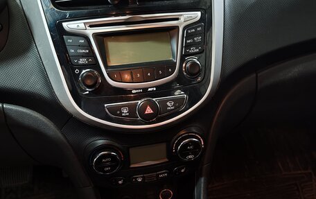 Hyundai Solaris II рестайлинг, 2011 год, 850 000 рублей, 7 фотография