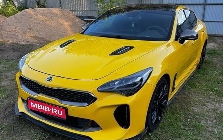 KIA Stinger I, 2018 год, 2 100 000 рублей, 1 фотография